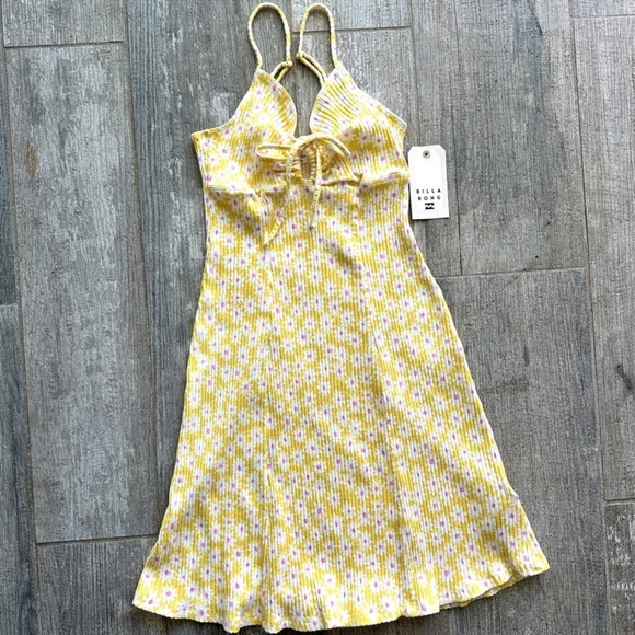 ๐ฅ๐ฅBILLABONG - SUNNY GARDEN RIB KNIT DRESS๐ฅ๐ฅ - Picture 2 of 8